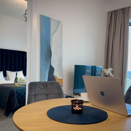 Urban Global Skyline, 23rd Floor No 17, Free Garage, Self Check-in, No Deposit