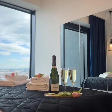 Urban Global Skyline - 23rd Floor No 17 - Air Condition - Free Garage Апартаменты *