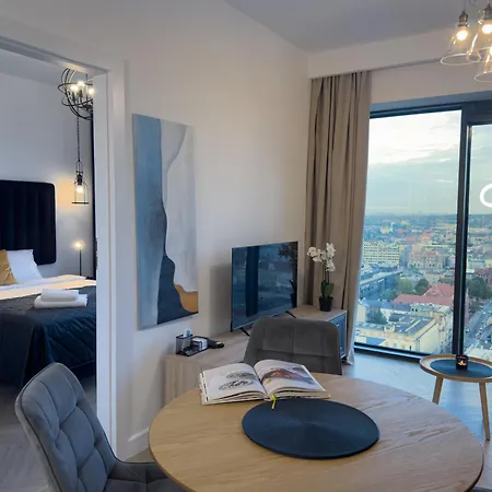 Urban Global Skyline, 23rd Floor No 17, Free Garage, Self Check-in, No Deposit Katovice