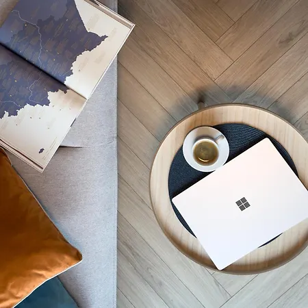 Urban Global Skyline, 23rd Floor No 17, Free Garage, Self Check-in, No Deposit Apartmán *