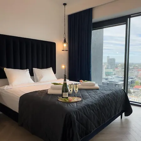 Urban Global Skyline, 23rd Floor No 17, Free Garage, Self Check-in, No Deposit