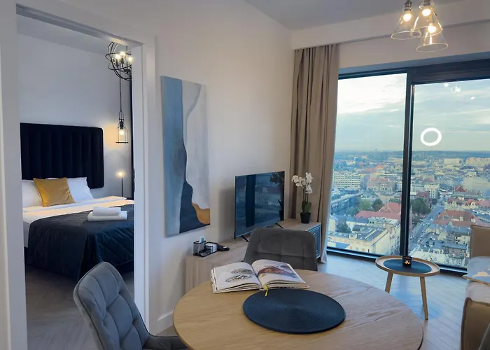 Urban Global Skyline, 23rd Floor No 17, Free Garage, Self Check-in, No Deposit Katovice