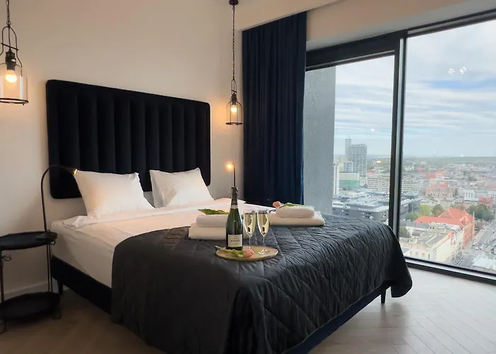 Urban Global Skyline, 23rd Floor No 17, Free Garage, Self Check-in, No Deposit